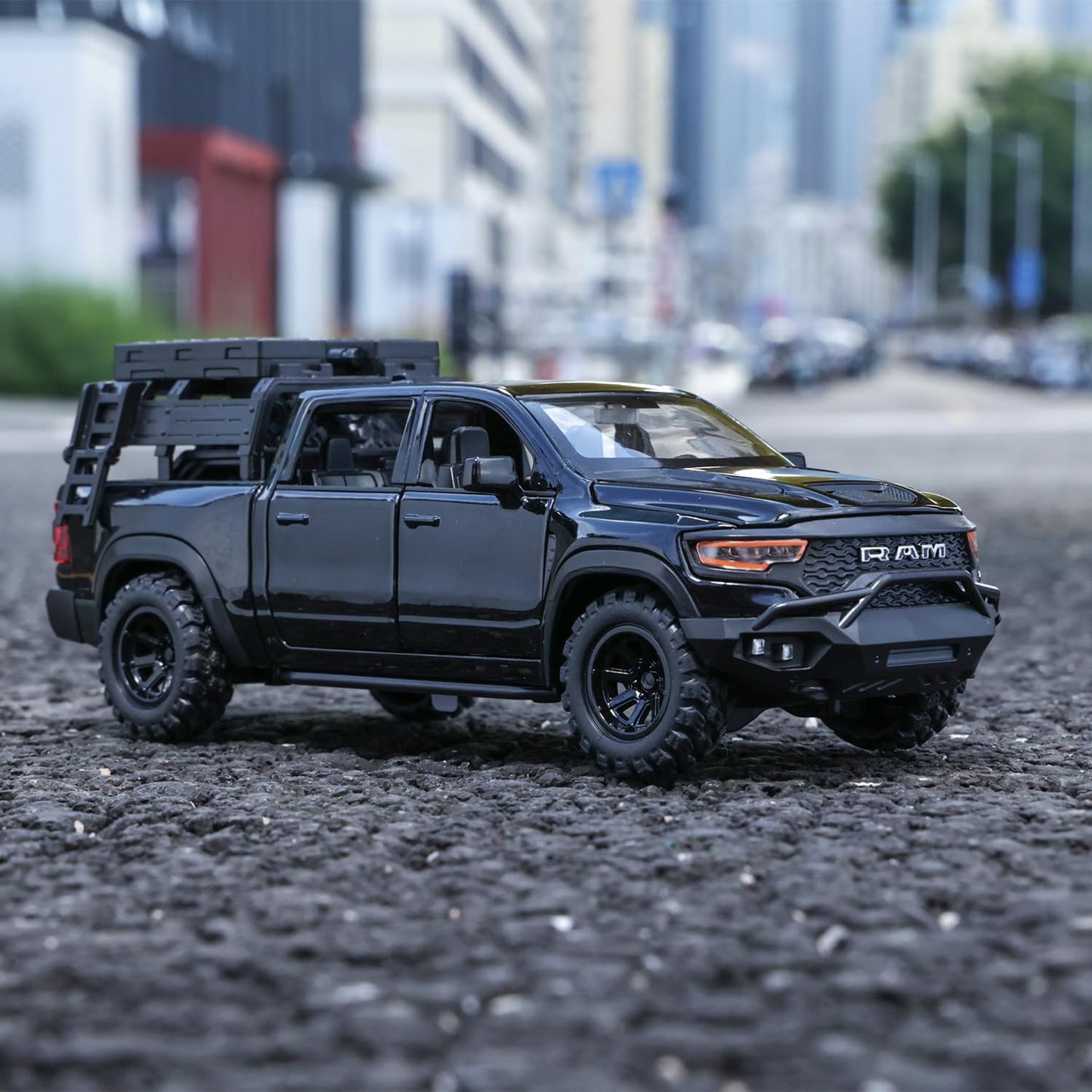 1:24 RAM Mammoth Pick-Up Truck Alloy Pullback Die-Cast Toy Car